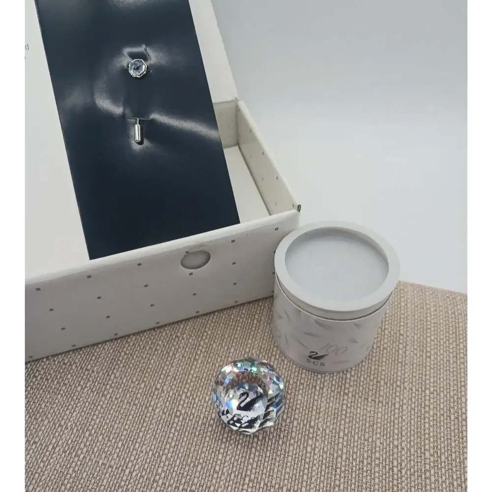 Swarovski SCS Collectors Society Faceted Crystal Paperweight & Pin Swan Logo Box